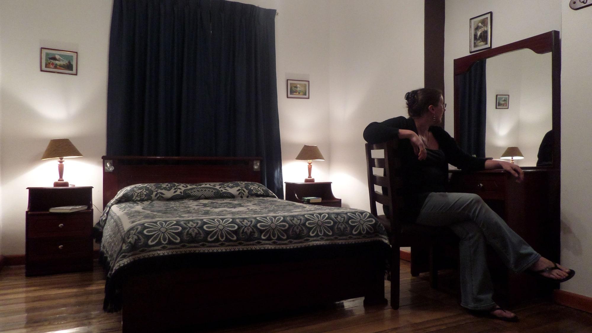 Jhomana Guesthouse Кіто Екстер'єр фото