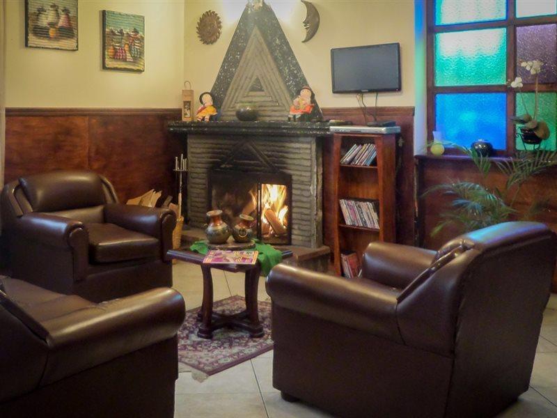 Jhomana Guesthouse Кіто Екстер'єр фото